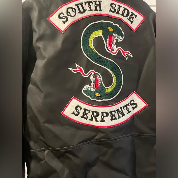 Southside Serpents Riverdale Slim Fit Biker Black Leather Jacket & Jughead hat - Picture 2 of 8